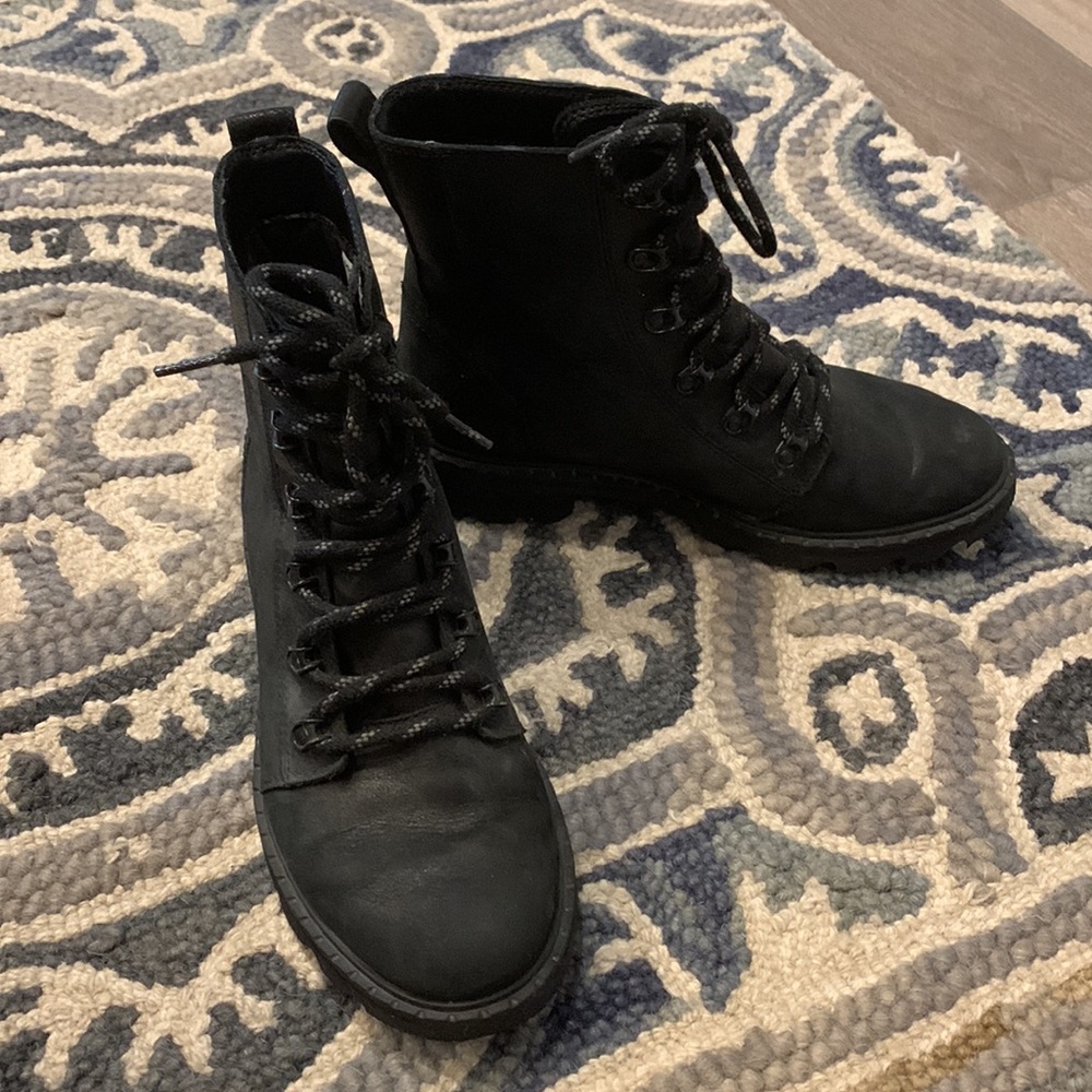 Black Sorel Lennox Lace Boots Size 8